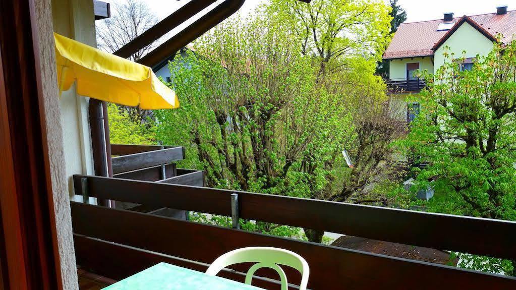 Appartment-Hotel-Hoelzl Ґрюнвальд Екстер'єр фото